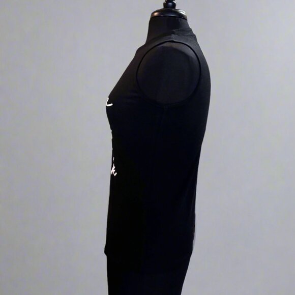 Mama needs a Drink Graphic Tank - Picture 3 of 6